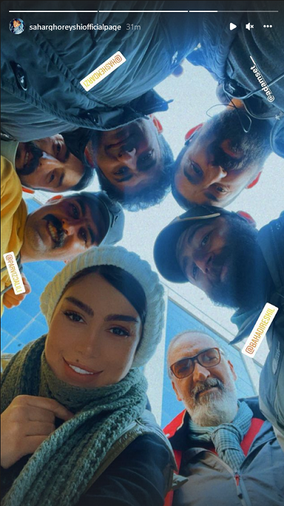 عکس منشوری سحر قریشی بین 6 مرد