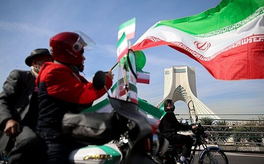 روزنامه جمهوری اسلامی: کرونا رفتنی است،22بهمن ماندنی است/راهپیمایی را لغو کنید