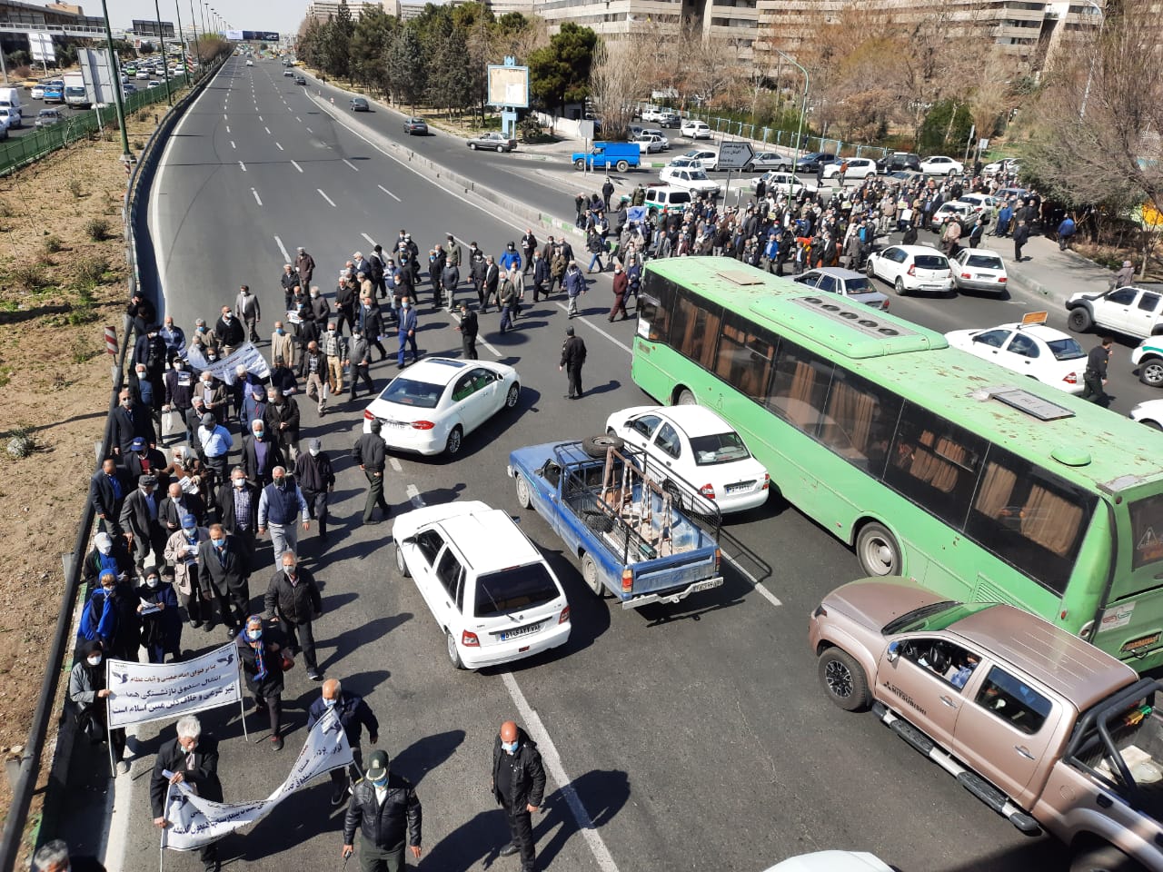 اعتراض بازنشستگان هما به واگذاری صندوق بازنشستگی از طریق لایحه بودجه اعتراض بازنشستگان هما به واگذاری صندوق بازنشستگی از طریق لایحه بودجه