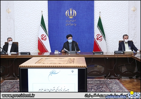 مخبر قهر کرده و محسن رضایی بر صندلی او تکیه زد مخبر قهر کرده و محسن رضایی بر صندلی او تکیه زد
