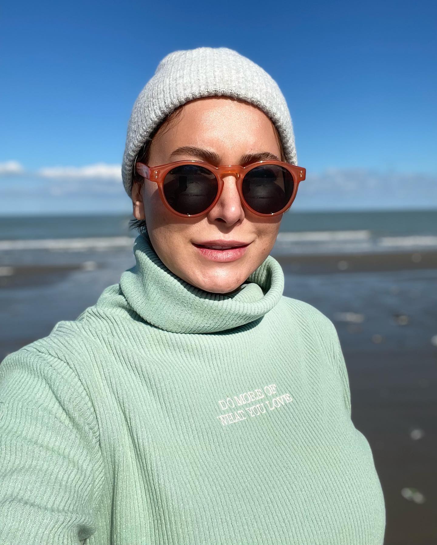 استایل پاییزی فریبا نادری لبِ ساحل + عکس استایل پاییزی فریبا نادری لبِ ساحل + عکس