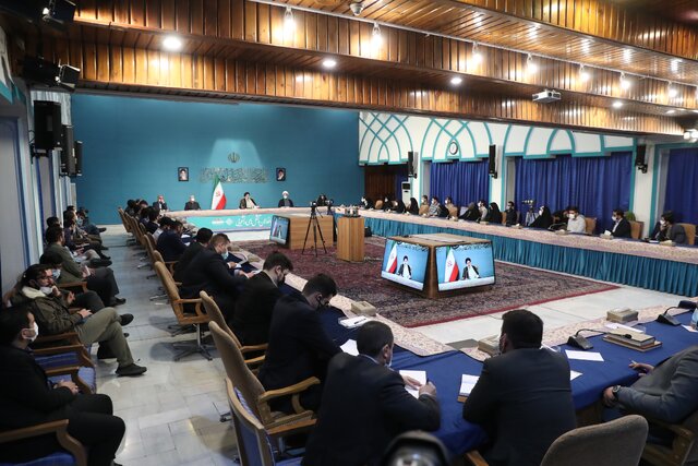 رئیسی: ارز ۴۲۰۰ تومانی باید تا حصول اطمینان از اینکه مشکلی پیش نمی&zwnj;آید، ادامه یابد