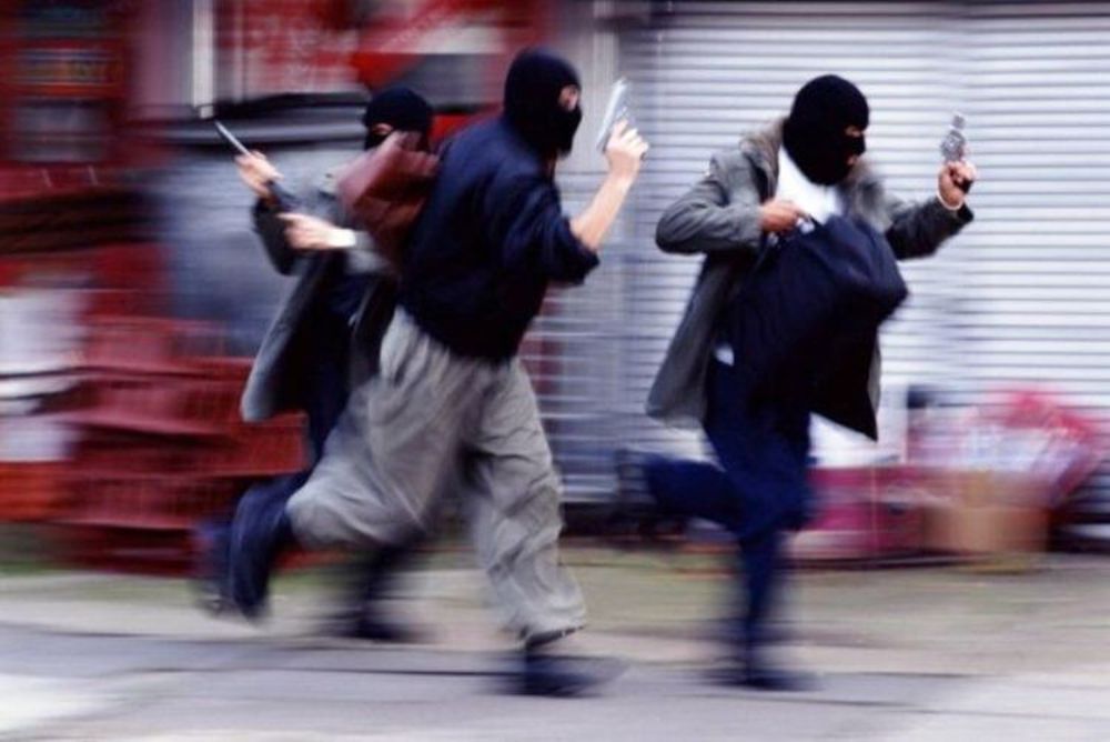 منتظر سرقت های عجیب و غریب به دلیل گسترش فقر در جامعه باشیم؟!/ مرغ دزدی با تفنگ! منتظر سرقت های عجیب و غریب به دلیل گسترش فقر در جامعه باشیم؟!/ مرغ دزدی با تفنگ!