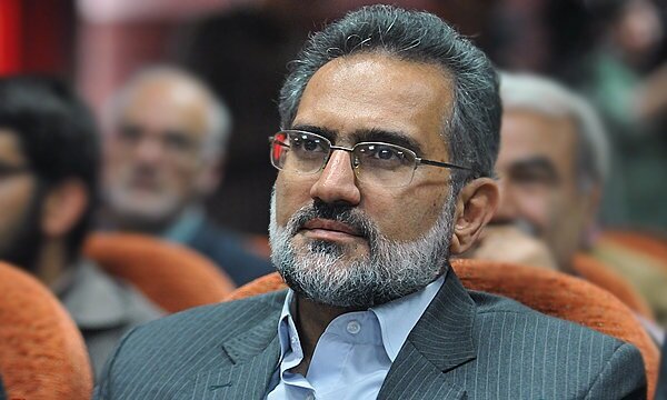 واکنش معاون رئیسی به احتمال تغییر وزرا: گاهی ۱۰ تغییر در دولت را هم مطرح میکنند، اما به این حدس و گمانها توجه نمیکنیم واکنش معاون رئیسی به احتمال تغییر وزرا: گاهی ۱۰ تغییر در دولت را هم مطرح میکنند، اما به این حدس و گمانها توجه نمیکنیم