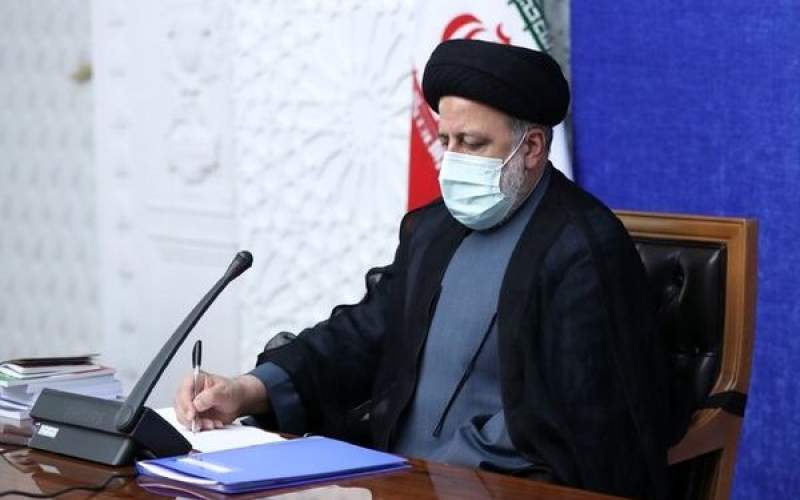 دولت رئیسی کمبود سواد اقتصادی دارد دولت رئیسی کمبود سواد اقتصادی دارد