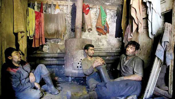 دستمزد ریالی کارگران، کفاف آزادسازیهای قیمتی را نمیدهد دستمزد ریالی کارگران، کفاف آزادسازیهای قیمتی را نمیدهد