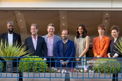 انتقاد روزنامه اصولگرا از دو چهره اصلاح طلب به خاطر حمایت از بازیگر ایرانی که در جشنواره کن جایزه گرفت انتقاد روزنامه اصولگرا از دو چهره اصلاح طلب به خاطر حمایت از بازیگر ایرانی که در جشنواره کن جایزه گرفت