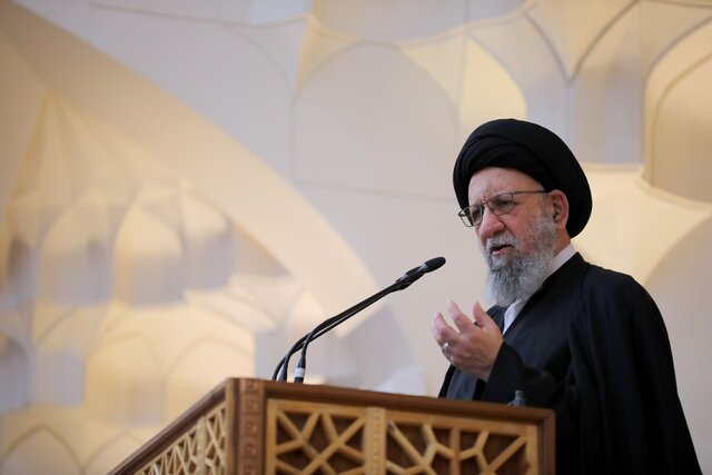امام&zwnj; جمعه گرگان: با زور نمی&zwnj;شود زنان را چادری کرد