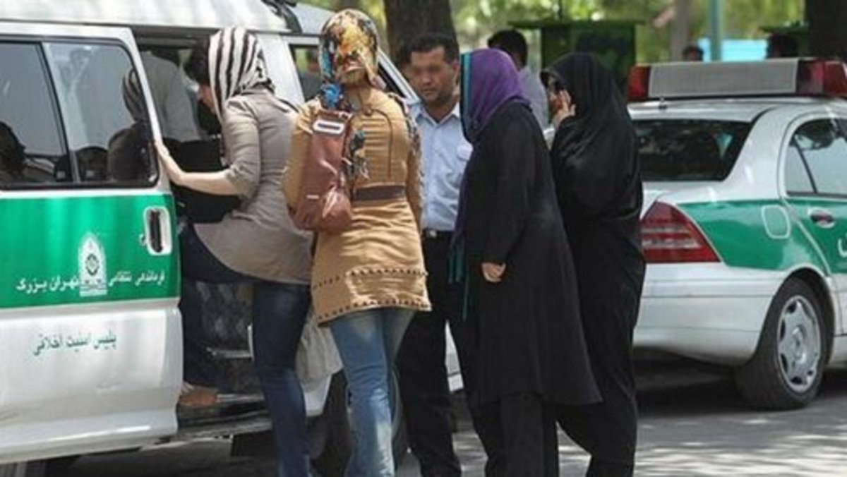 دبیر ستاد احیای نهی از منکر :دیوار حجاب زنان فرو بریزد، بقیه دیوارهای نظام هم فرو می&zwnj;ریزد