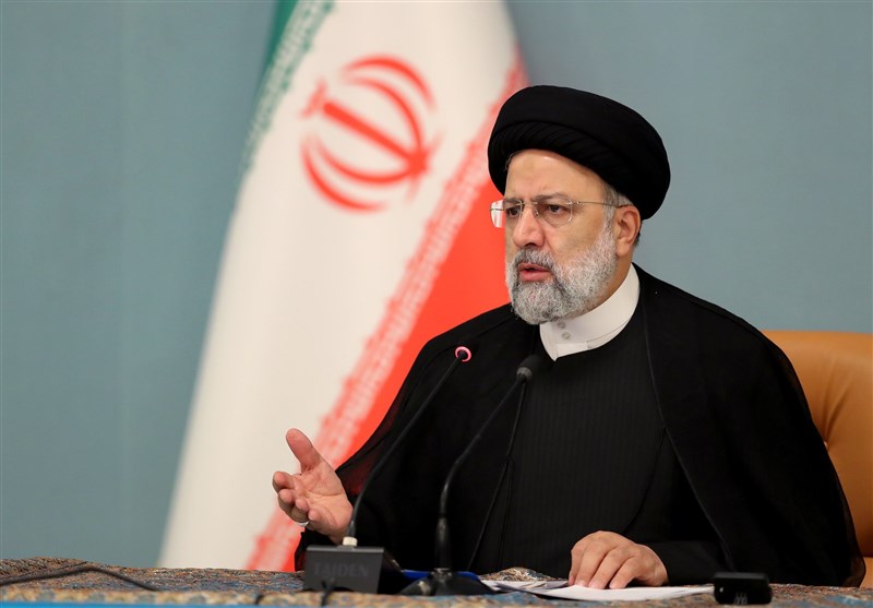 واکنش رئیسی به أخذ ویزا برای ادامه تحصیل فرزند یکی از معاونین وزرا: &laquo;اگر فرزند رفت، پدر هم برود!&raquo;