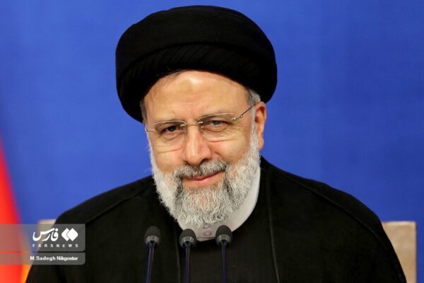 رئیسی: در کردستان یک آقایی شکلاتی به من داد، چه کردند با این بیچاره/ هرچه در انتخابات درباره اینترنت گفتم یادم است، اما دشمن ایجاد ناامنی کرده رئیسی: در کردستان یک آقایی شکلاتی به من داد، چه کردند با این بیچاره/ هرچه در انتخابات درباره اینترنت گفتم یادم است، اما دشمن ایجاد ناامنی کرده