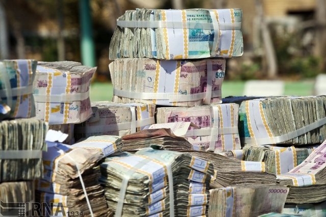 حجم نقدینگی نجومی شد!/ نقدینگی، 5676 هزار میلیارد تومان