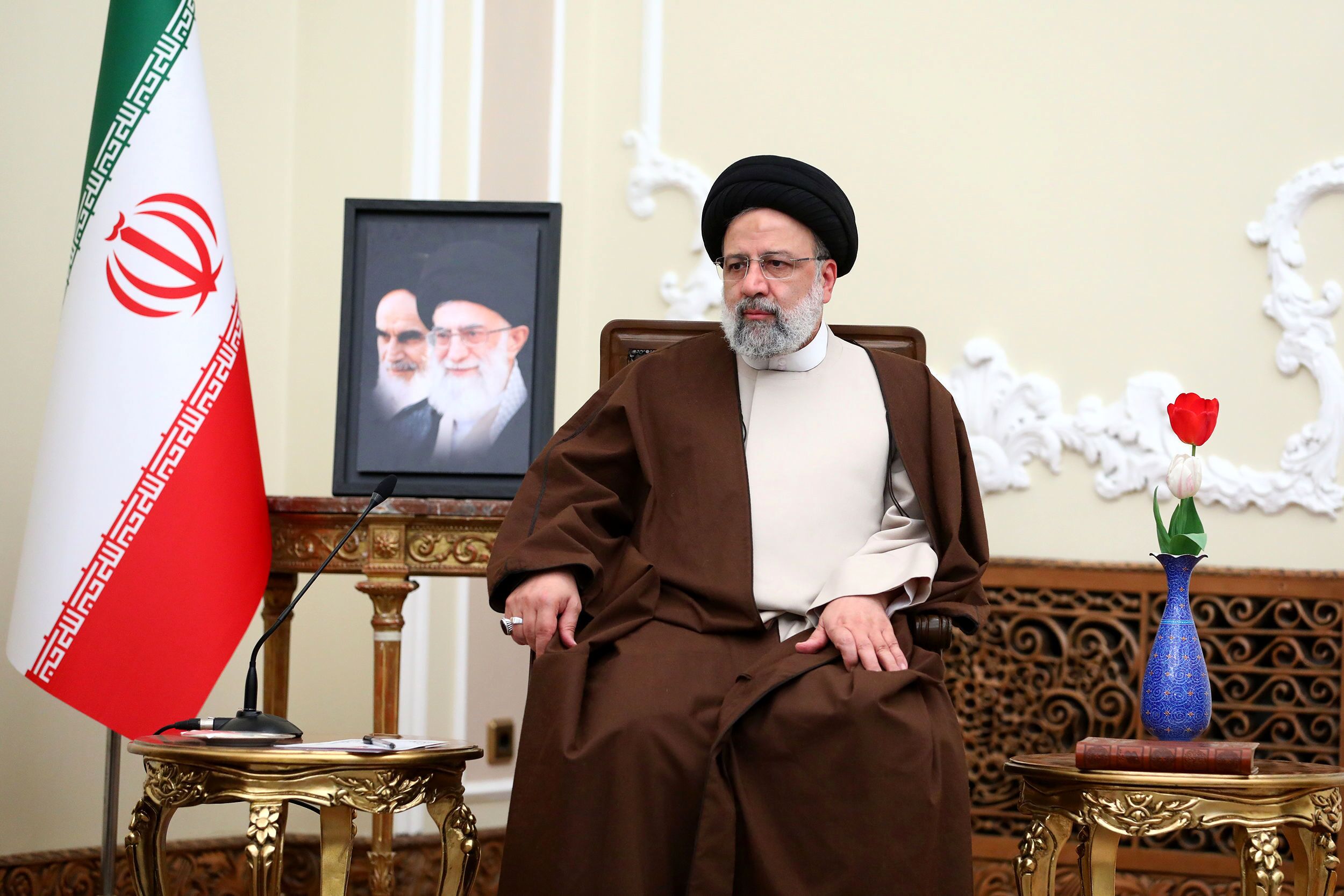 آقای رئیسی چرا عصبانی شده اید؟ /مذاکرات برجامی را بطور جدی دنبال نمائید و بازیهای سیاسی بر سر «افایتیاف» را کنار بگذارید آقای رئیسی چرا عصبانی شده اید؟ /مذاکرات برجامی را بطور جدی دنبال نمائید و بازیهای سیاسی بر سر «افایتیاف» را کنار بگذارید