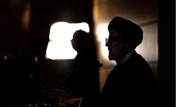 رئیسی زیر چتر احمدی نژاد؟ /تلاش نافرجام در «گفتمان سازی» برای آقای رئیس جمهور رئیسی زیر چتر احمدی نژاد؟ /تلاش نافرجام در «گفتمان سازی» برای آقای رئیس جمهور