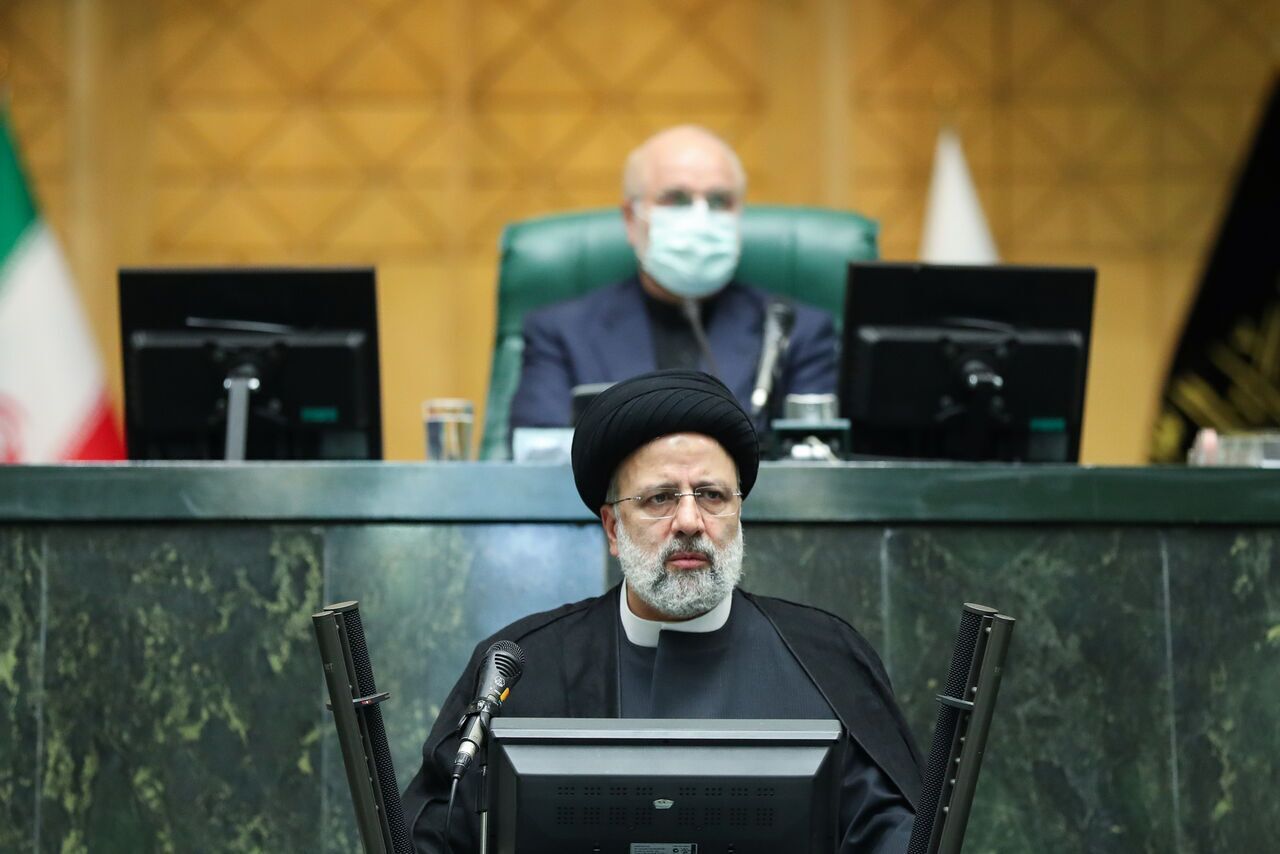 رئیسی در مجلس: دولت و همه دستگاهها موفق شدند گام دیگری در جهت رشد اقتصادی و نزدیکشدن کشور به قله بردارند / بانکها یکی پس از دیگری در حال تعیین تکلیف شدن هستند رئیسی در مجلس: دولت و همه دستگاهها موفق شدند گام دیگری در جهت رشد اقتصادی و نزدیکشدن کشور به قله بردارند / بانکها یکی پس از دیگری در حال تعیین تکلیف شدن هستند