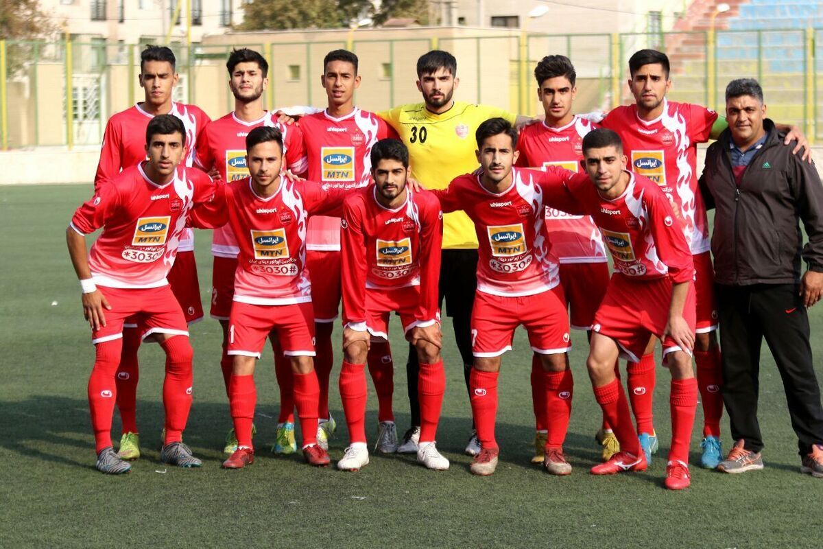 بازیکن پرسپولیس توی کار گاریدو نگذاشته بود/ به سرمربی خیبر بگویید درباره تیم خودش حرف بزند، نه پرسپولیس/ خیلی دوست دارم کریم با همین دست فرمان تا آخر فصل بماند بازیکن پرسپولیس توی کار گاریدو نگذاشته بود/ به سرمربی خیبر بگویید درباره تیم خودش حرف بزند، نه پرسپولیس/ خیلی دوست دارم کریم با همین دست فرمان تا آخر فصل بماند