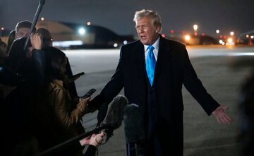 ترامپ سهشنبه سیاه را با اجرای تعرفهها آغاز کرد/فکر نمیکنم چین درمورد تعرفهها تلافی کند/ هیچجایی برای مکزیک یا کانادا باقی نمانده ترامپ سهشنبه سیاه را با اجرای تعرفهها آغاز کرد/فکر نمیکنم چین درمورد تعرفهها تلافی کند/ هیچجایی برای مکزیک یا کانادا باقی نمانده