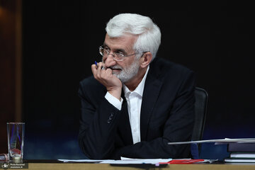 شهید رئیسی می گفت تورم 44 درصدی از دولت قبل تحویل گرفتم، جلیلی می گوید تورم دولت قبل 60 درصد بوده! شهید رئیسی می گفت تورم 44 درصدی از دولت قبل تحویل گرفتم، جلیلی می گوید تورم دولت قبل 60 درصد بوده!