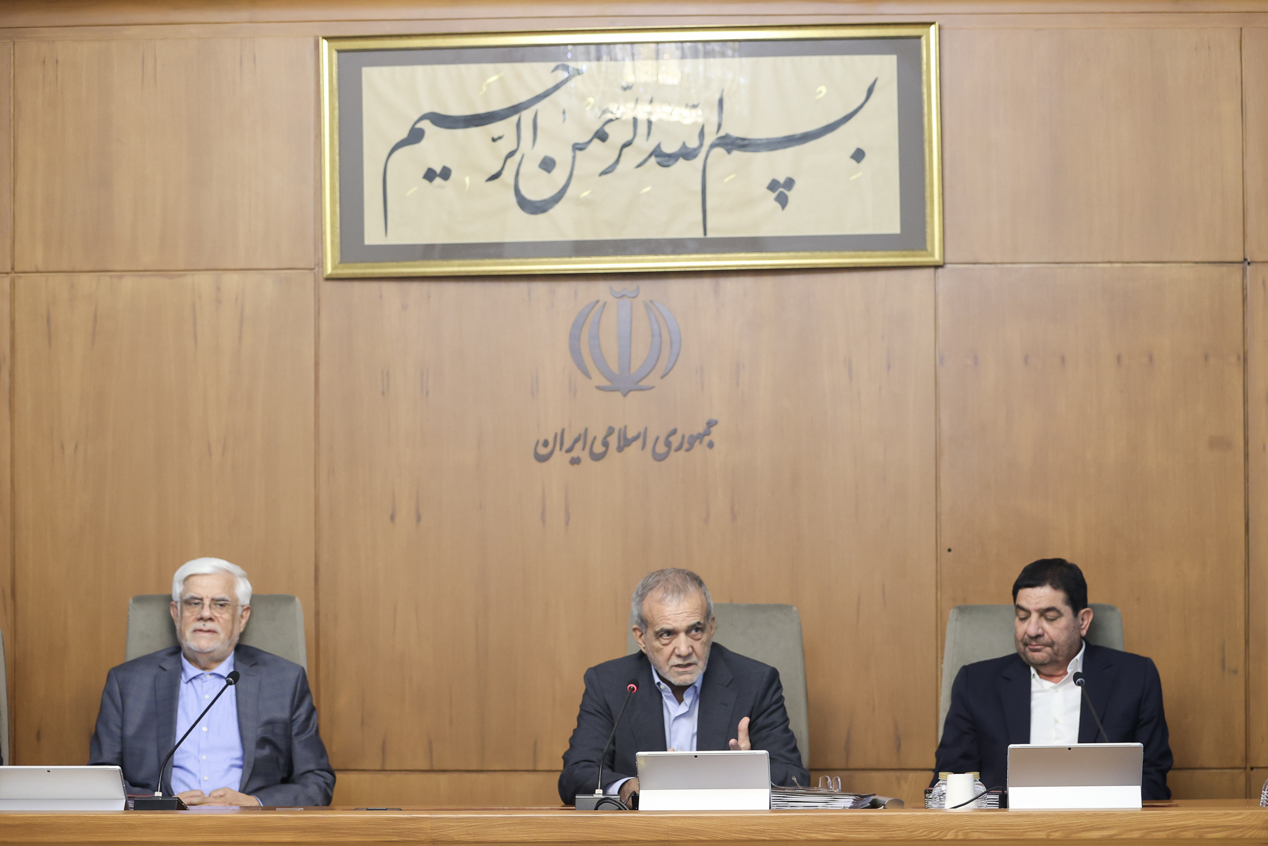 پزشکیان رسما بر صندلی ابراهیم رئیسی تکیه زد