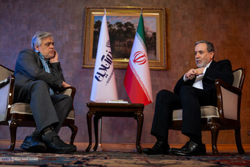 عراقچی: مذاکره نکردن با آمریکا راهبرد ما نیست/ مدافع برجام بوده و هستم/ سیاست خارجی ایران متمرکز بر دیپلماسی و پرهیز از جنگ است عراقچی: مذاکره نکردن با آمریکا راهبرد ما نیست/ مدافع برجام بوده و هستم/ سیاست خارجی ایران متمرکز بر دیپلماسی و پرهیز از جنگ است