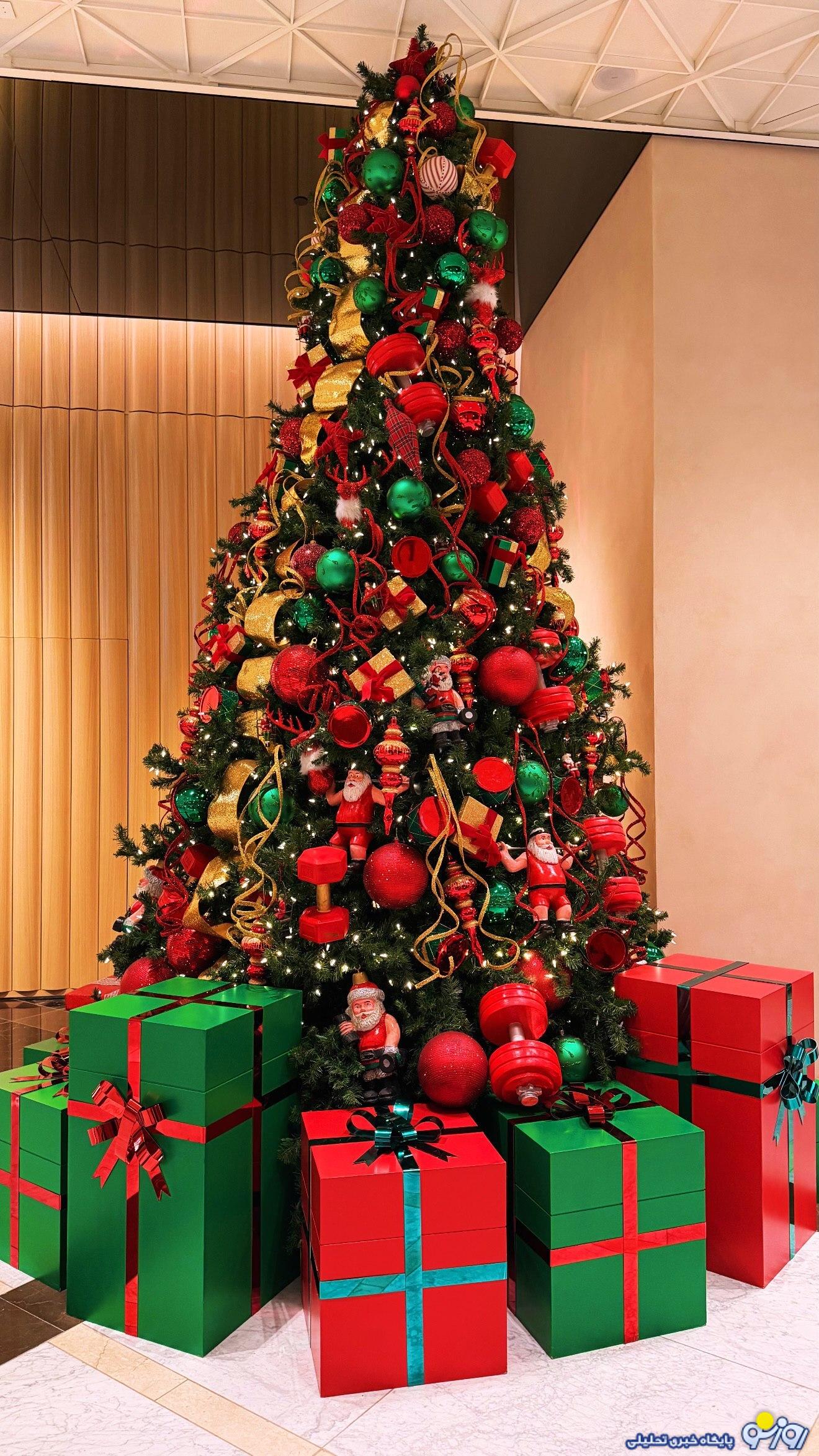 هدیه‌ای که بابانویل برای گلزار آورد چه بود؟