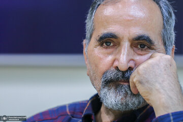 آزاد ارمکی: امروز باید چهره هایی که مردم قبول شان دارند برای دفاع از ایران به صحنه بیایند/ دیدید یک آهنگ محسن چاوشی چقدر موثر بود؟
