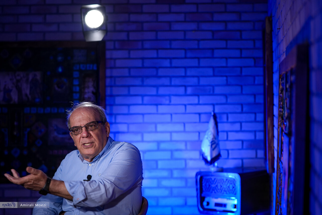 عباس عبدی: اصلاح‌ طلبان از ستیز عبور کرده‌اند/ حرف‌های هاشمی درباره انتخابات ۸۴، یک شوخی بود/ براندازی یک سیاستِ ریسکی است