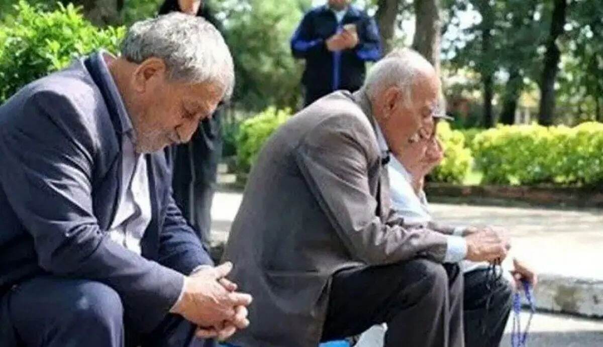 نگرانی بازنشستگان از معوقات حقوق فروردین!