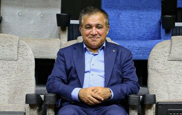 واکنش تاجرنیا به اخراج موقت آقاسی
