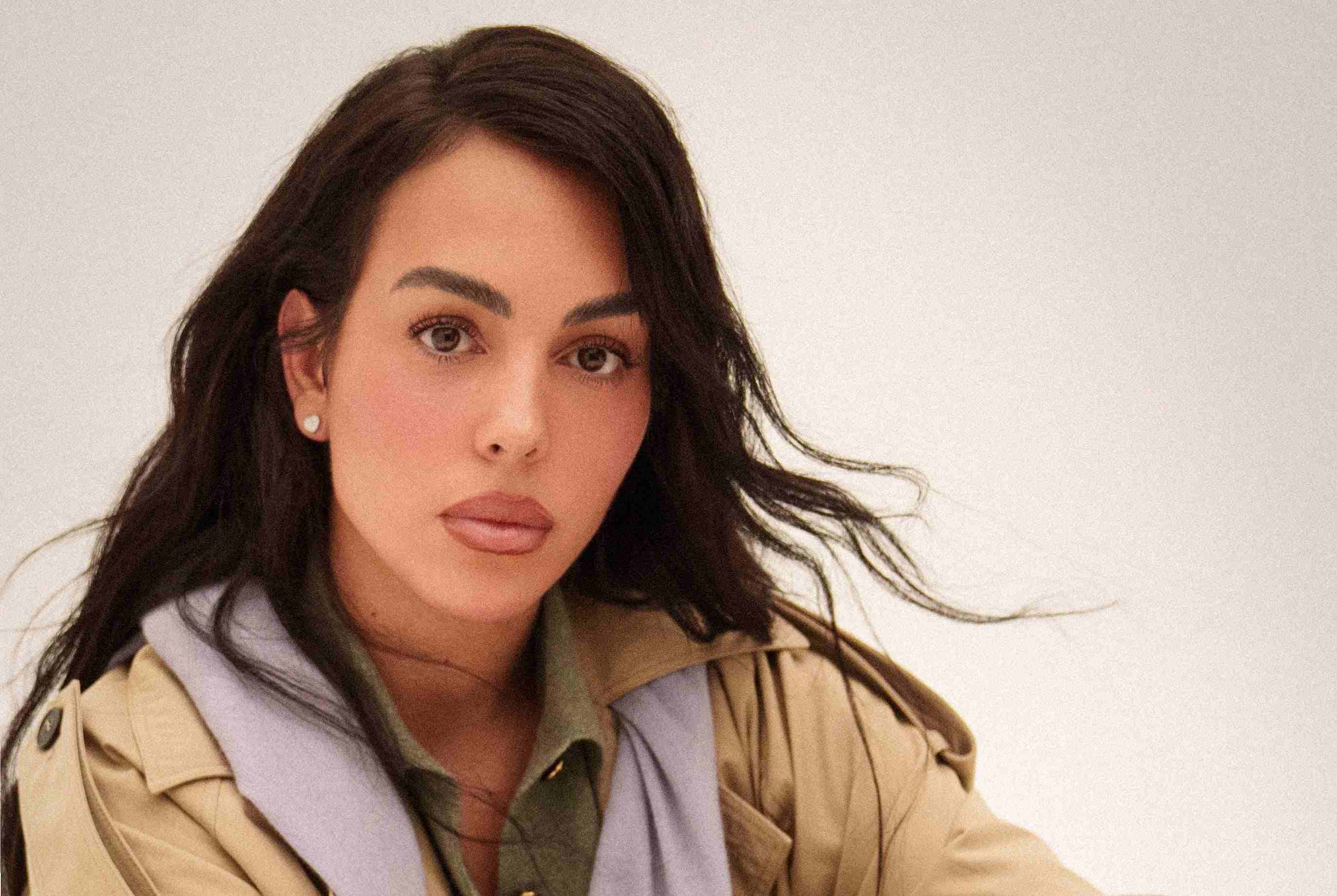 جورجینا رودریگز، همسر کریستیانو رونالدو: من گردبادی هستم که هرگز متوقف نمیشود؛ خودم را انسانی خوشبخت میدانم جورجینا رودریگز، همسر کریستیانو رونالدو: من گردبادی هستم که هرگز متوقف نمیشود؛ خودم را انسانی خوشبخت میدانم