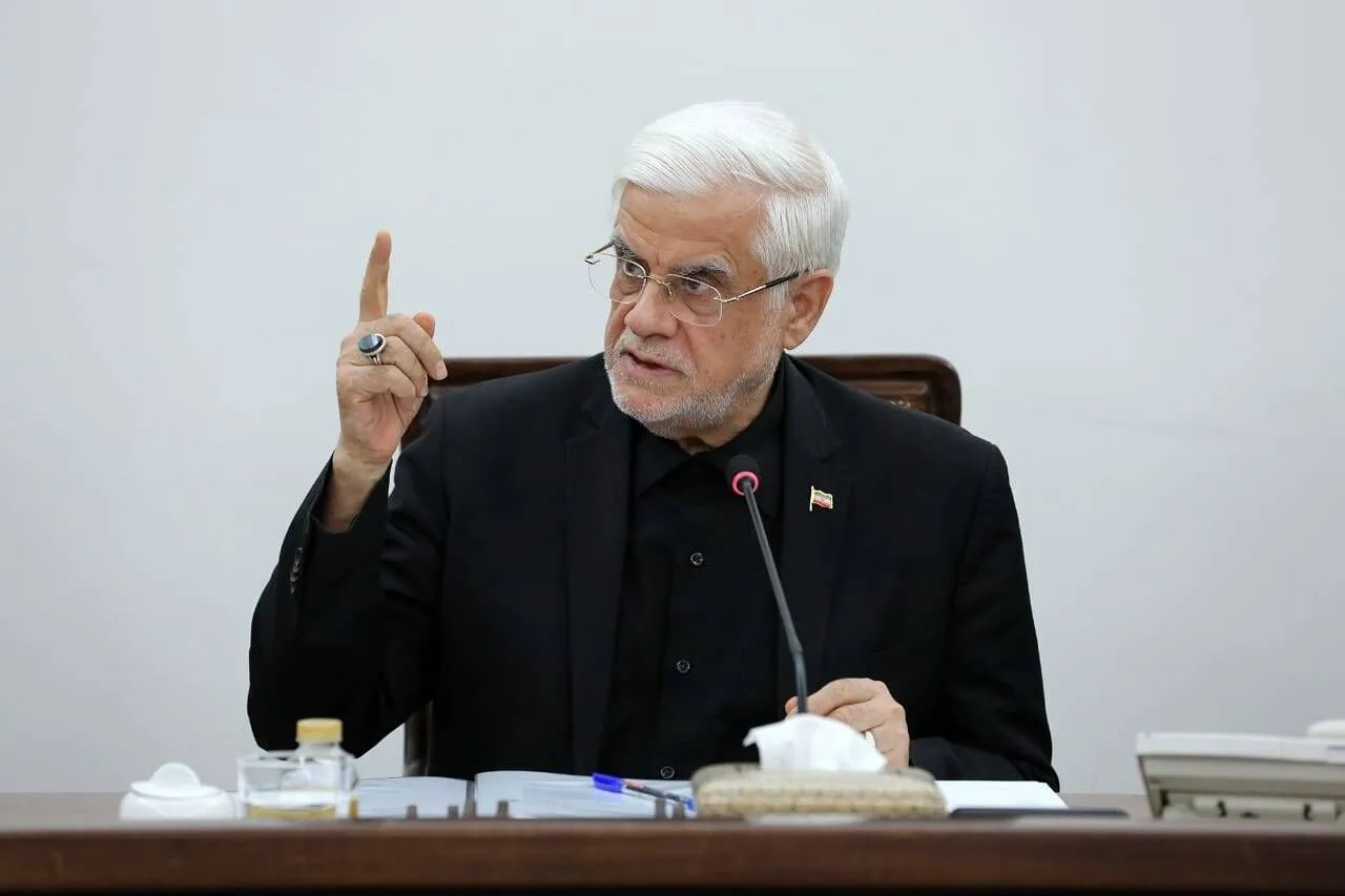 انتقاد شدید عارف از حادثه سایبری برخی بانک‌های کشور