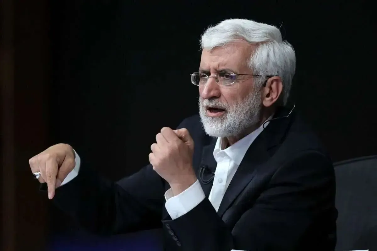 جلیلی: برخی معتقدند اگر بخواهیم مسیر انتقام را پیش ببریم باید به جنگ ادامه داد/ نمیتوان در سایه «نه جنگ نه صلح» به وضعیت ادامه داد جلیلی: برخی معتقدند اگر بخواهیم مسیر انتقام را پیش ببریم باید به جنگ ادامه داد/ نمیتوان در سایه «نه جنگ نه صلح» به وضعیت ادامه داد