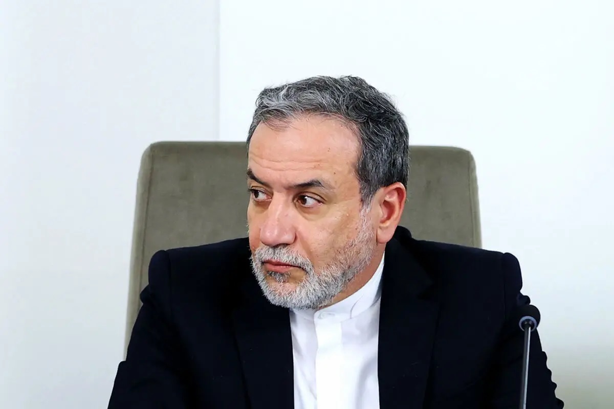 عراقچی رایزنیها درباره تردد کشتیها در تنگه هرمز را تشریح کرد عراقچی رایزنیها درباره تردد کشتیها در تنگه هرمز را تشریح کرد