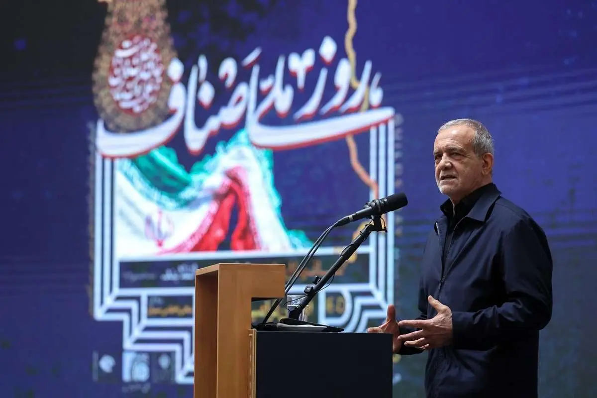 پزشکیان : صدا و سیما تنها بخشی از سخنان رهبری درباره‌عدم مذاکره را پخش می‌کنند